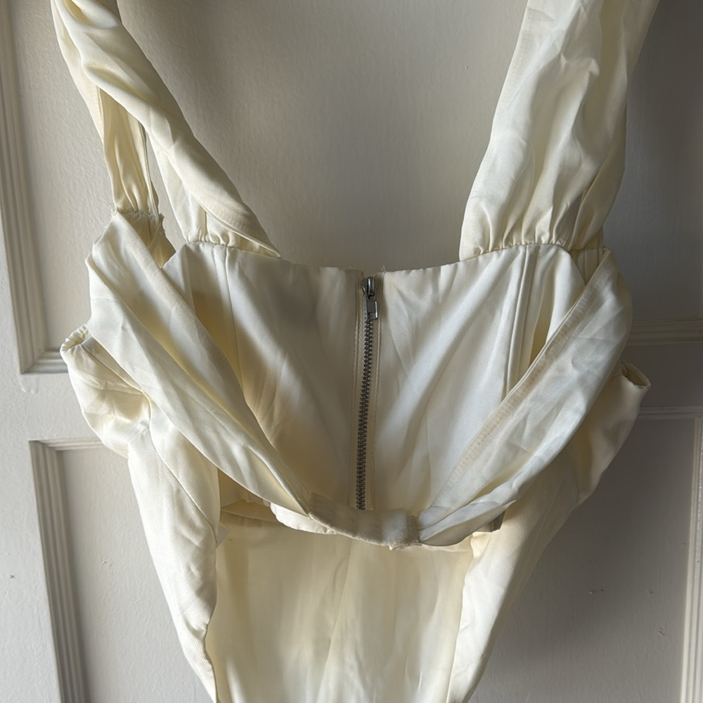 Oh Polly x Molly Mae Ivory Draped Corset Top - Picture 4 of 5